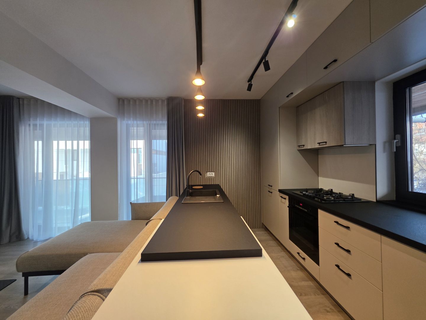 4 camere de inchiriat Iancu Nicolae Cambrige School parcare subterana - Poză 3