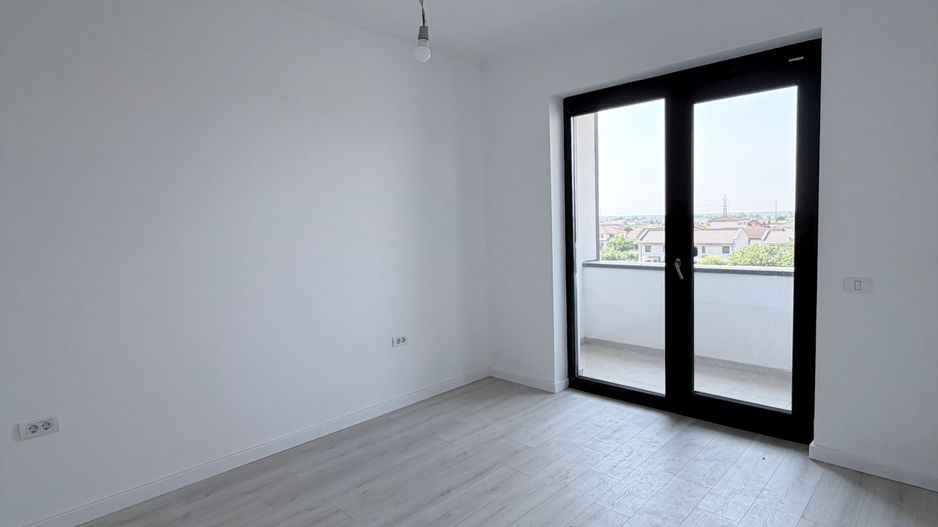 APARTAMENT CU TERASA - Poză 3
