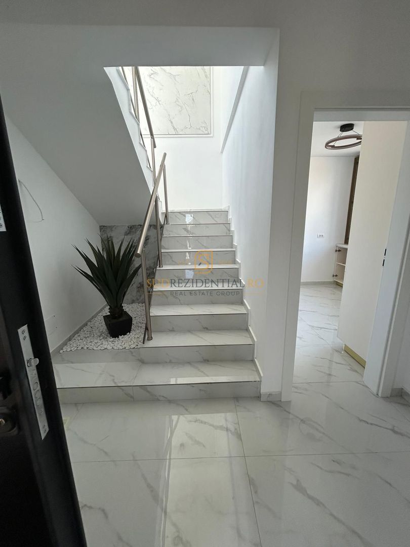 Vila moderna tip duplex, 4 camere, ansamblu privat cu piscina - Poză 12