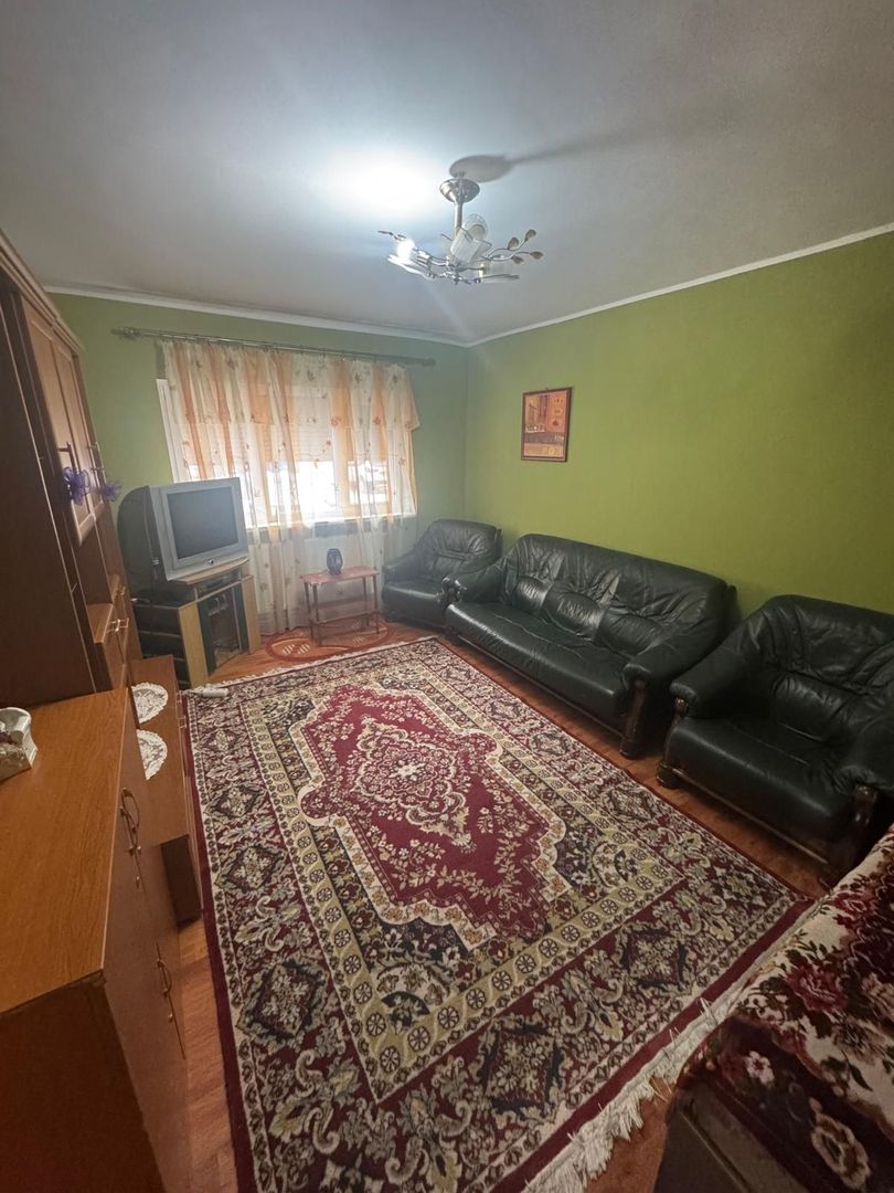 Apartament 4 camere de vânzare – zonă Școala 8 - Poză 13