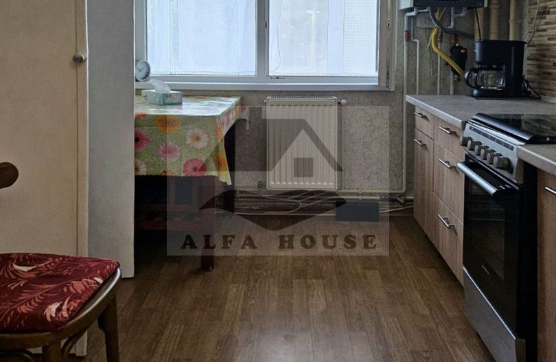 Apartament cu trei camere, zona Centrul Civic,  71 mp - Poză 4