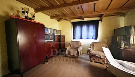 Casa de vanzare si teren de 3000mp in satul Calea Mare, Bihor