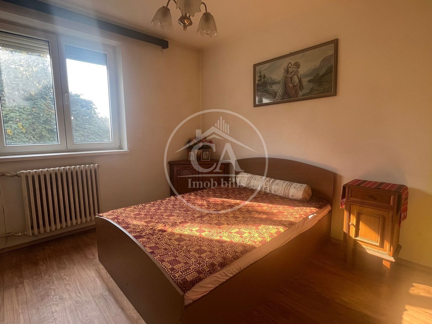 Apartament cu 3 camere de vânzare în zona Rogerius, Oradea - Poză 1