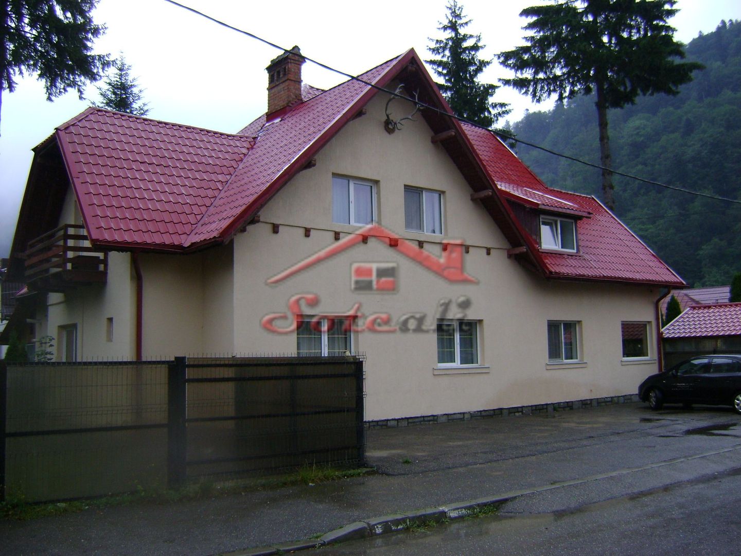 Pensiune de vanzare P+E Busteni - central - Poză 3