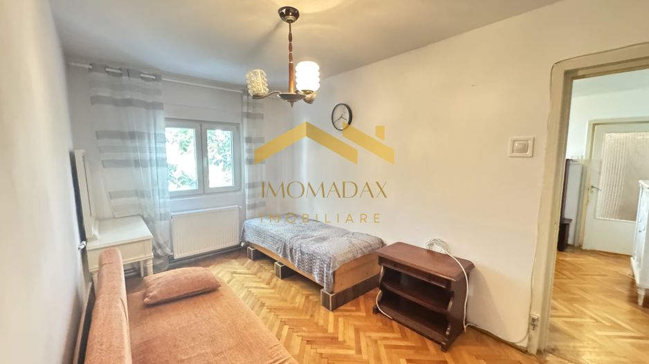 Apartament-4 camere- etaj 3- - Poză 1