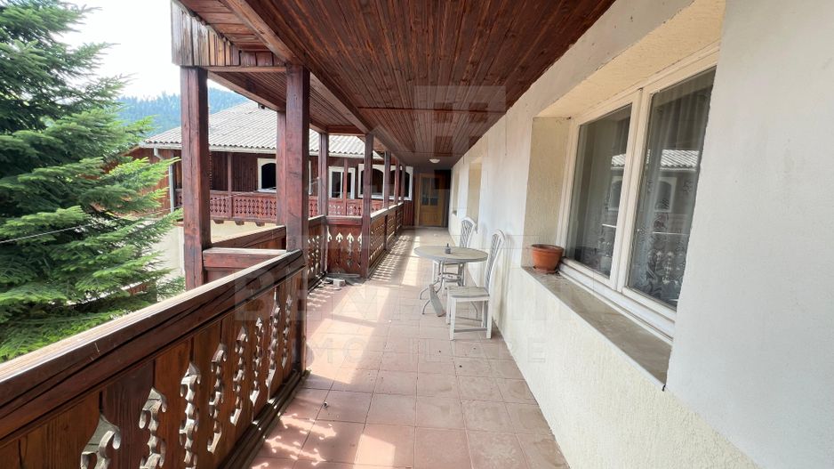 De-Vanzare-Case-16-Camere-400mp-Utili-1100mp-Teren-Sacele-Brasov - Poză 12