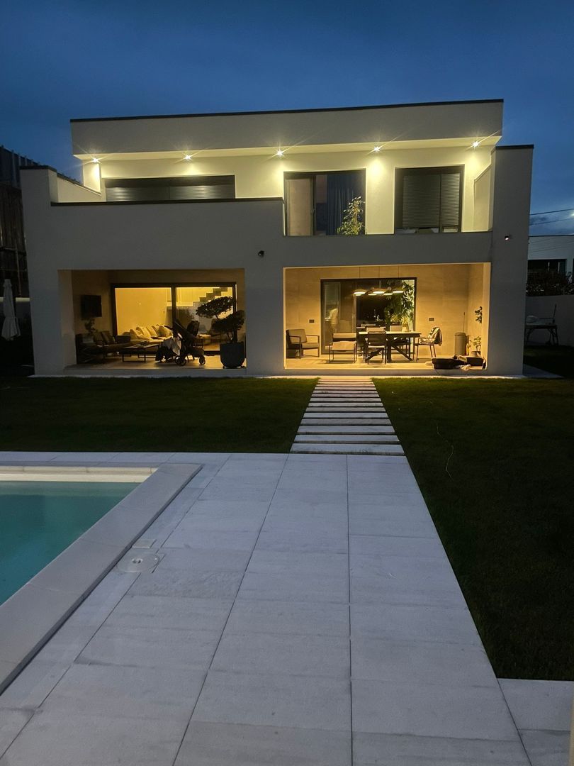 Locuinta individuala exclusivista cu piscina - Dumbravita - Poză 1