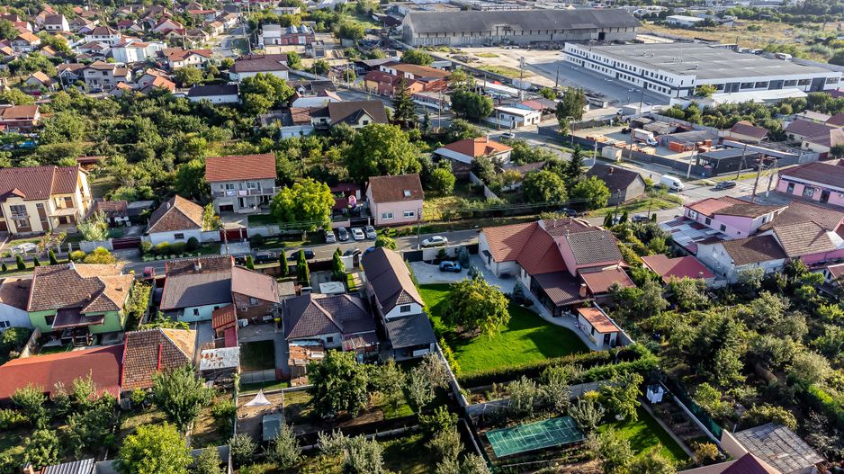 Casă cu teren generos în Poltura - Poză 7