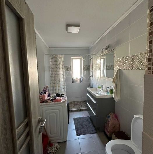 Vanzare apartament central, Floresti. - Poză 7