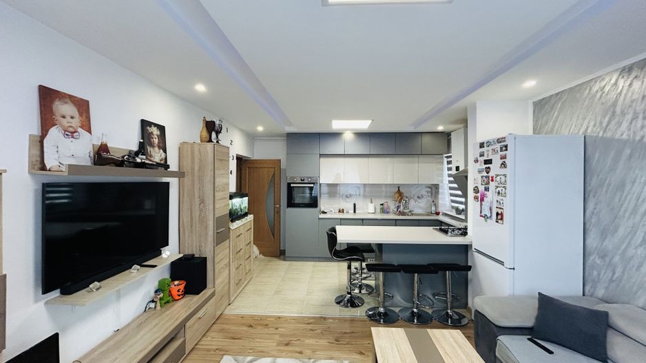Apartament mobilat, cu 3 camere, 2 balcoane, 2 parcari - Selimbar - Poză 1