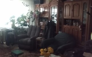 Ag EUROPA vinde apt. 2 cam. la etajul 4 in Carpati 2. - Poză 1