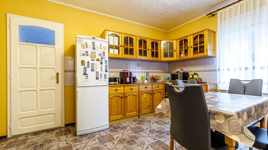 Casă cu 4 camere la cheie, nouă, în Nădlac * zona Centru - Poză 6