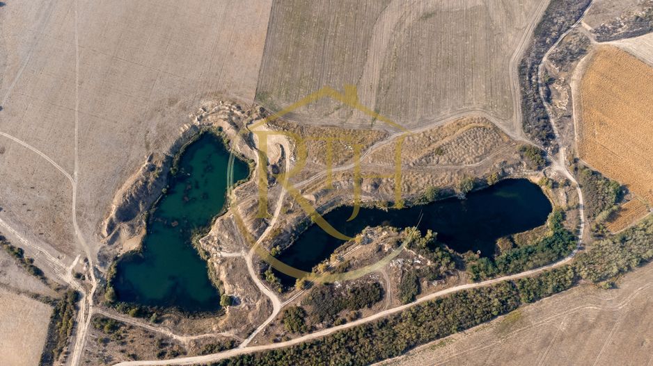 Investiție unică, 10 ha teren cu luciu de apă, ideal pentru turism și agrement! - Poză 5