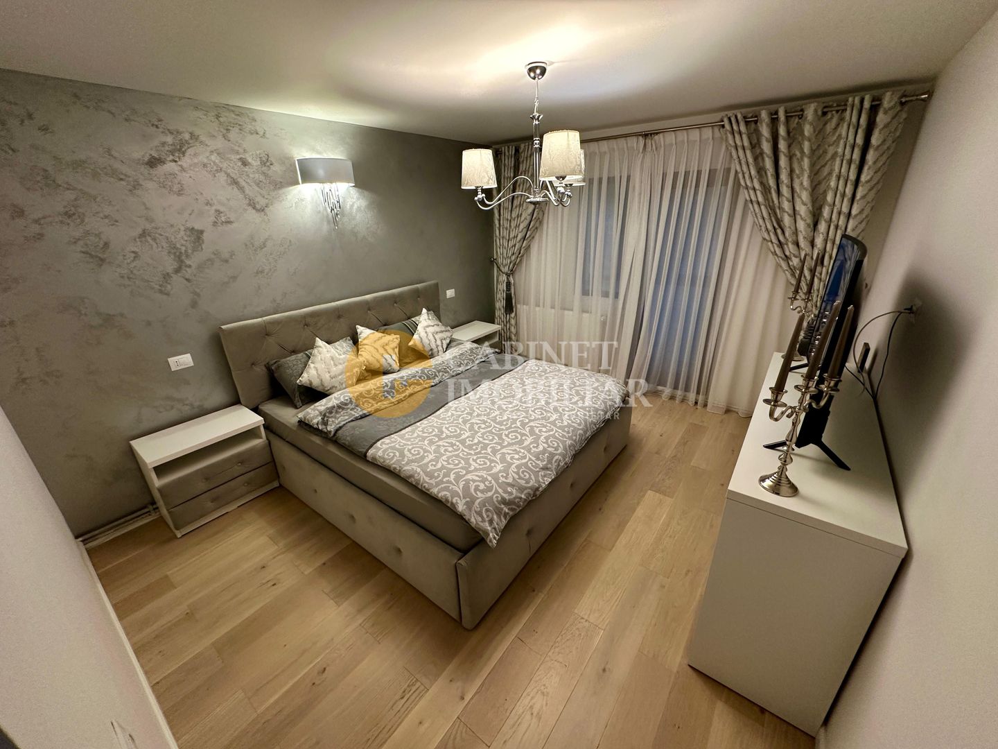 Nicolina - Apartament 3 Camere Decomandat -Etaj3  + Loc De Parcare ,Bloc - 1992 - Poză 4