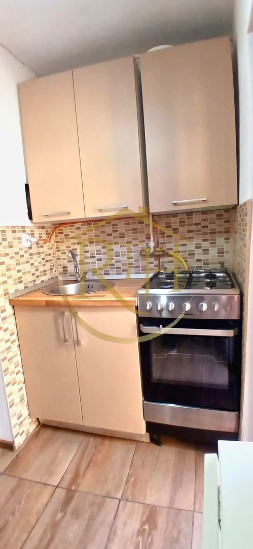 Oferim spre vanzare un Apartament la curte comuna, in zona Odobescu. - Poză 14