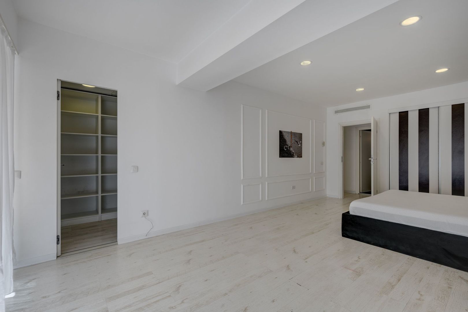 Apartament 3 camere superb si curte proprie Parc Herastrau - Poză 15