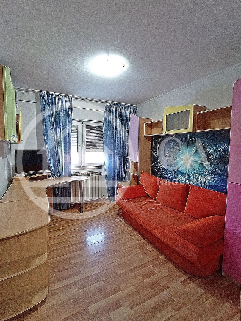 Apartament cu 3 camere de vanzare in zona Rogerius, Oradea - Poză 11
