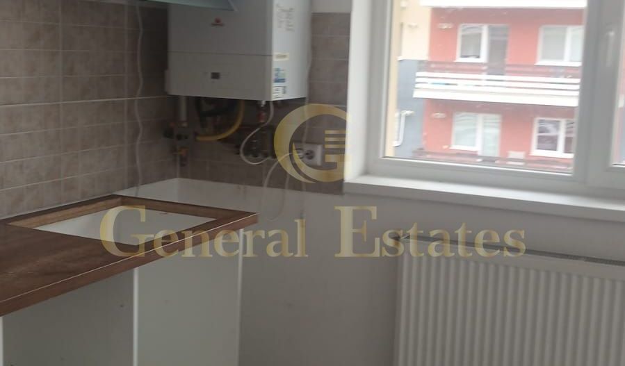 Ap. 3 camere etaj 1 cu parcare - Poză 3