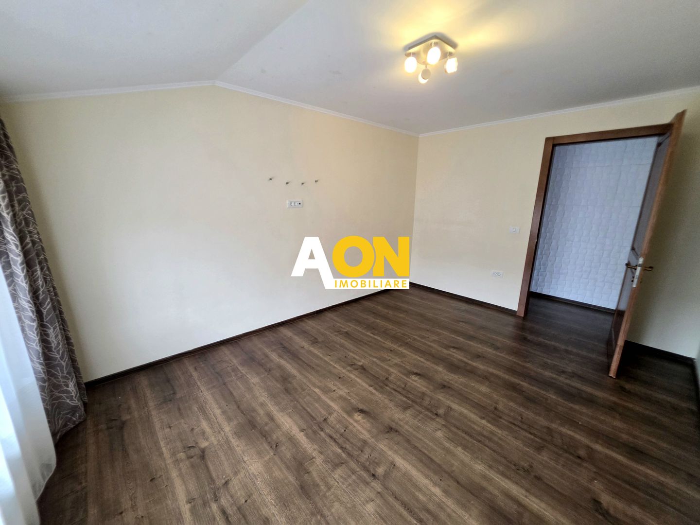 1/2 Duplex, 4 Camere, 2 Bai, Zona Ampoi 3 - Poză 10