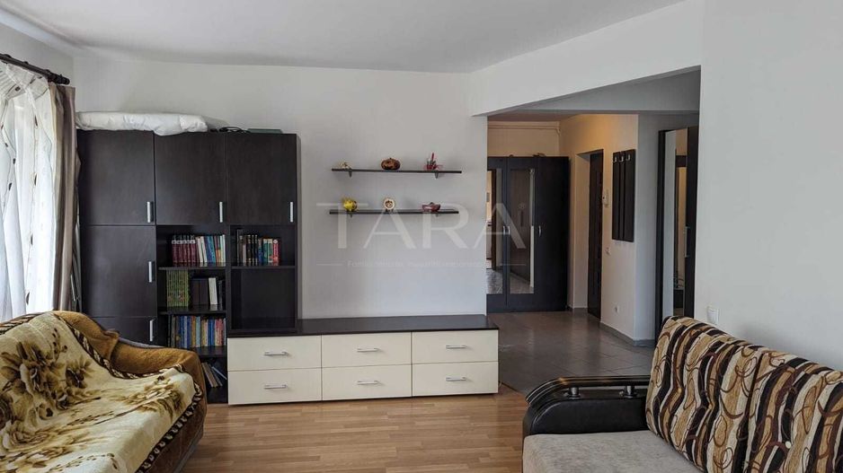 Apartament cu o cameră decomandat în zona Regal. - Poză 4