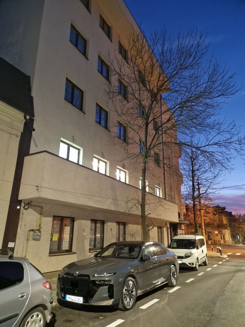 Inchiriez /Vand Spatiu Birouri P+ 5 E , sector 2,Bucurest,Central,lang - Poză 1