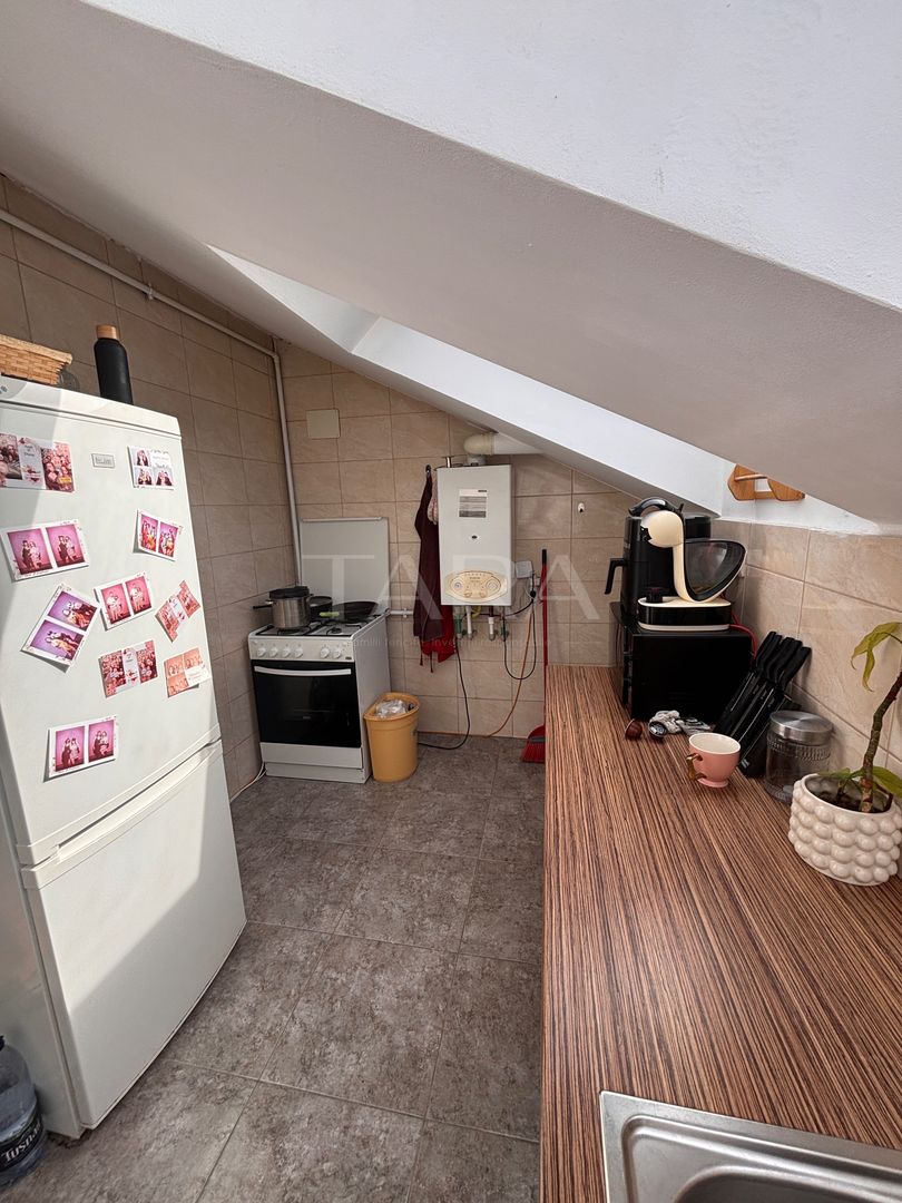 Apartament la mansardă, spațios și luminos. - Poză 4