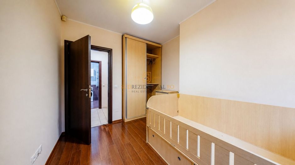 Apartament 3 camere, complet mobilat, decomandat, etaj intermediar - Poză 19