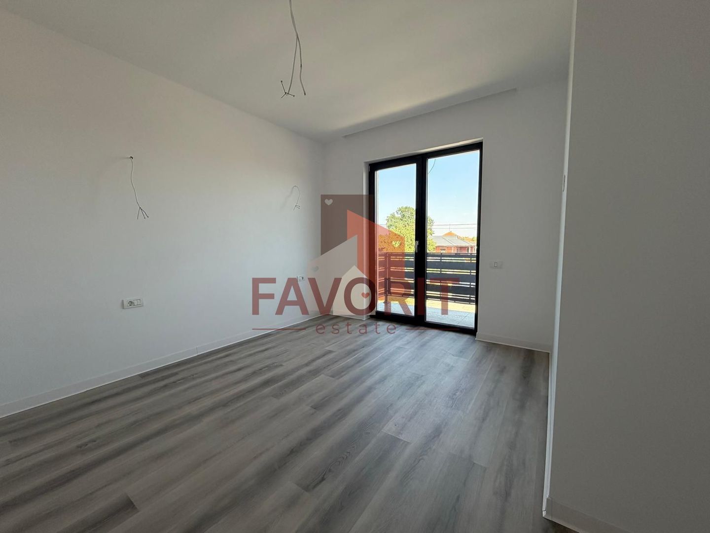 Duplex despartit | 5 camere | Garaj | Finisaje premium | 3 bai |Asfalt - Poză 10