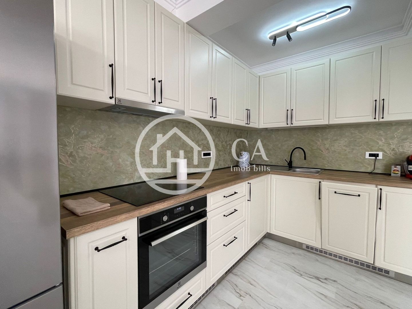 Apartament la casa, de inchiriat cu 4 camere Central, Oradea - Poză 5