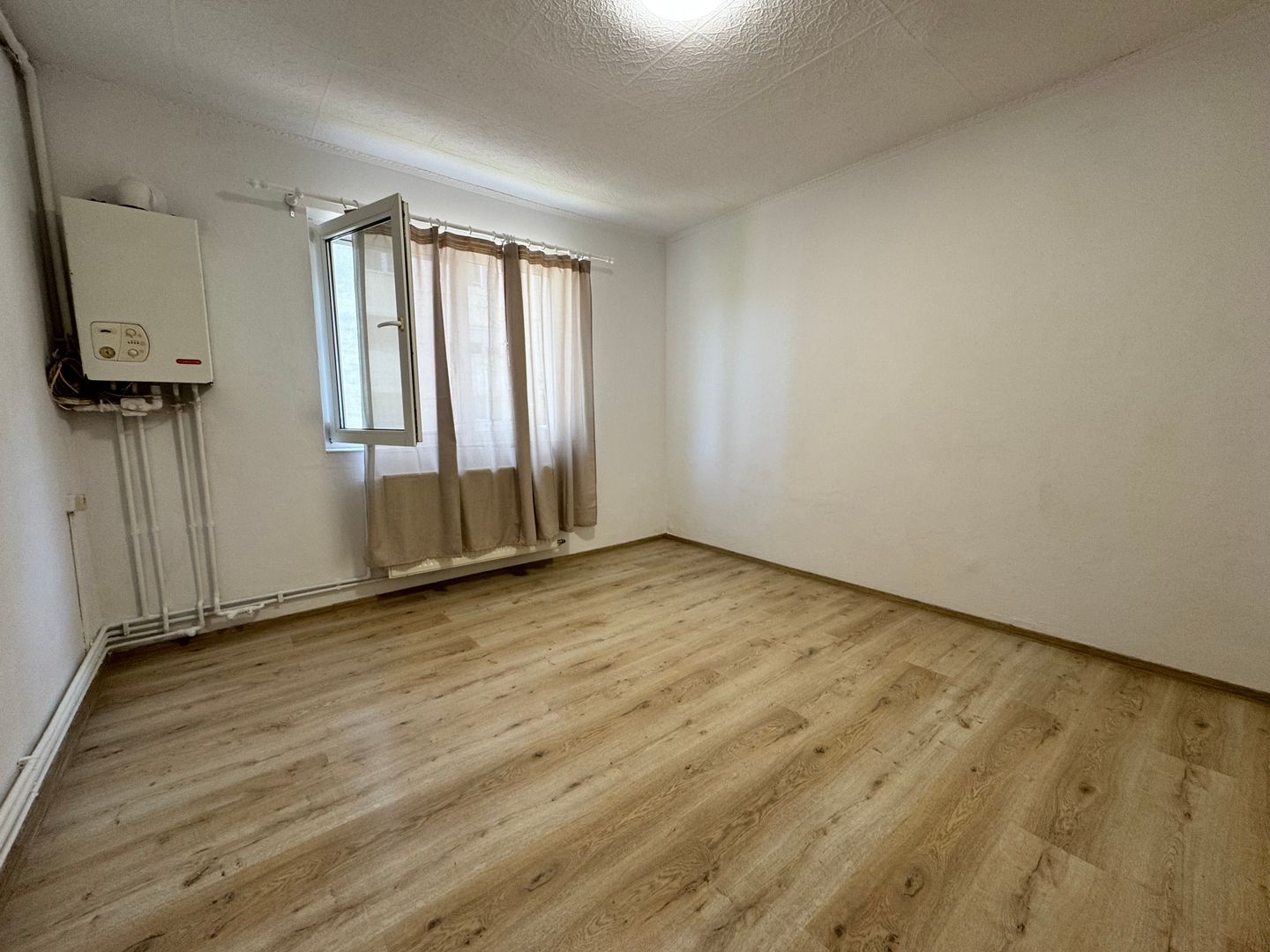 Garsoniera la parter inalt, Zona Stefan cel mare - Poză 1