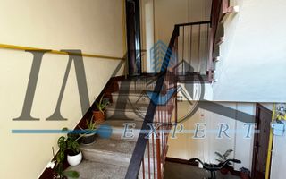 Apartament semi renovat de vânzare in Sebeș - Poză 10