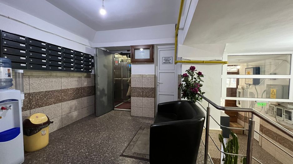 Apartament 2 camere decomandate, zona CENTRU. - Poză 2