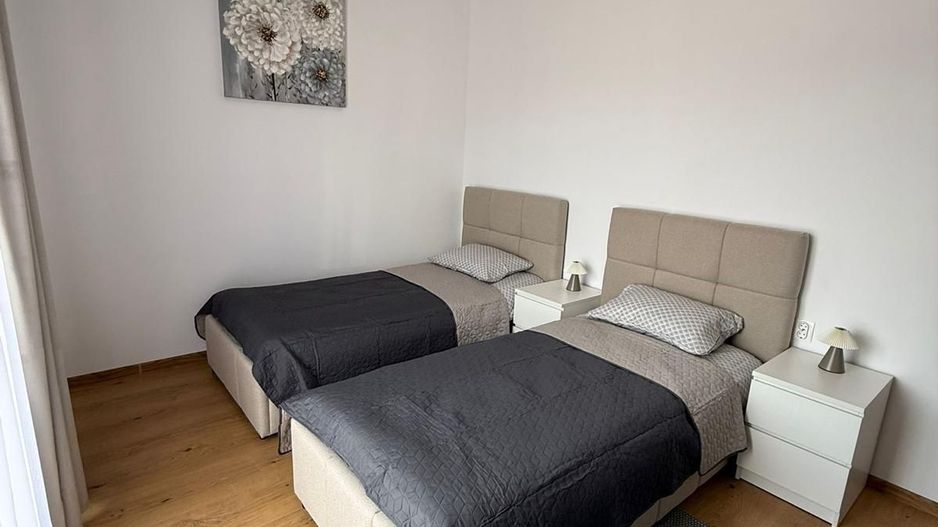 Casa 4 camere,2bai, 700 mp teren,mobilată si utilată - Poză 5