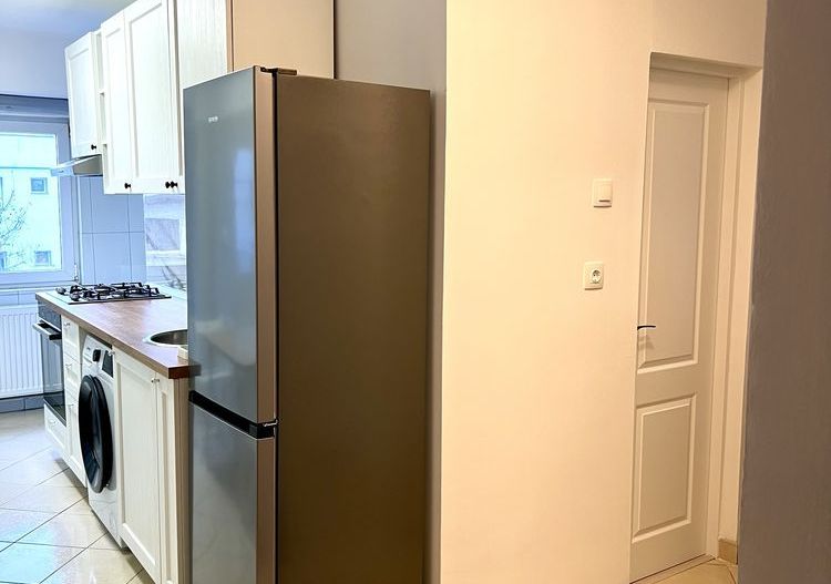 Decebal – Unirii | Garsonieră decomandată 43 mp | Centrală proprie | Renovată in - Poză 2