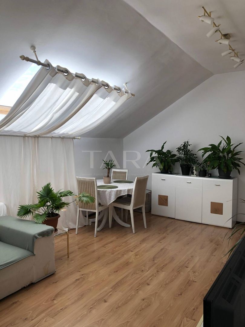 Apartament la mansardă, cu scară interioară. - Poză 2