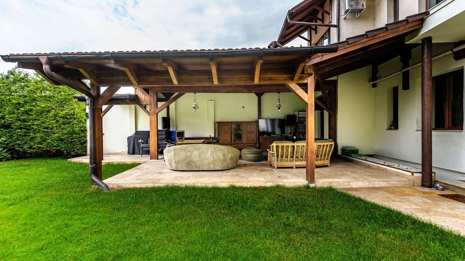 Vilă exclusivistă pe malul Mureșului – design modern si teren generos - Poză 8