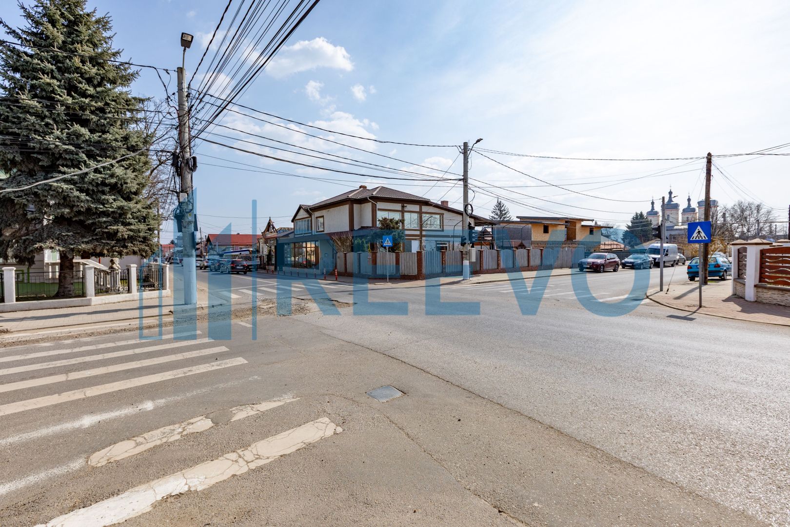 Clădire și teren de investiție, central Roman - Poză 69