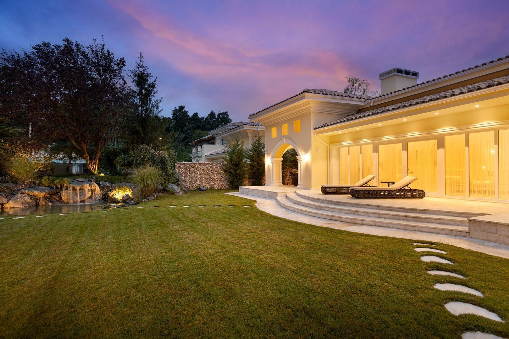 Vila deosebita langa pădure în Tunari - Poză 23