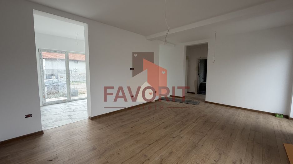 Finisat la cheie. Bucatarie inchisa. Acces asfaltat - Poză 3