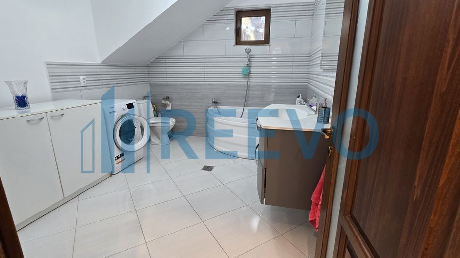 Casă de închiriat în Lilieci - Poză 11