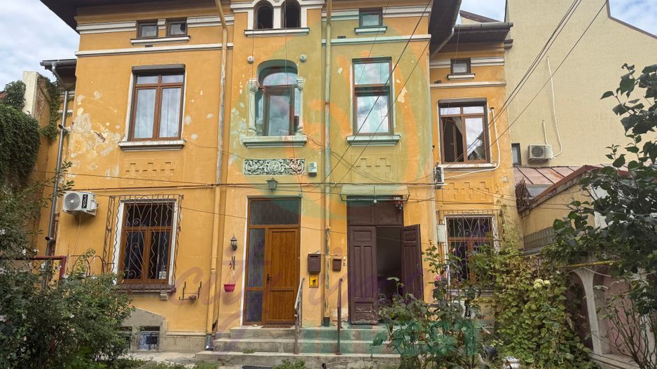 Apartament cochet vila edificata in perioada interbelica - Poză 1