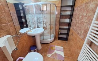 Casa 3 dormitoare, curte 60mp, parcare, langa UMF! - Poză 16