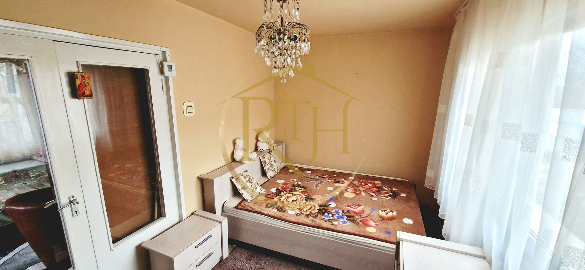 Inchiriez apartament cu 2 camere,clima centrala, zona Calea Sagului/ 300 euro. - Poză 1