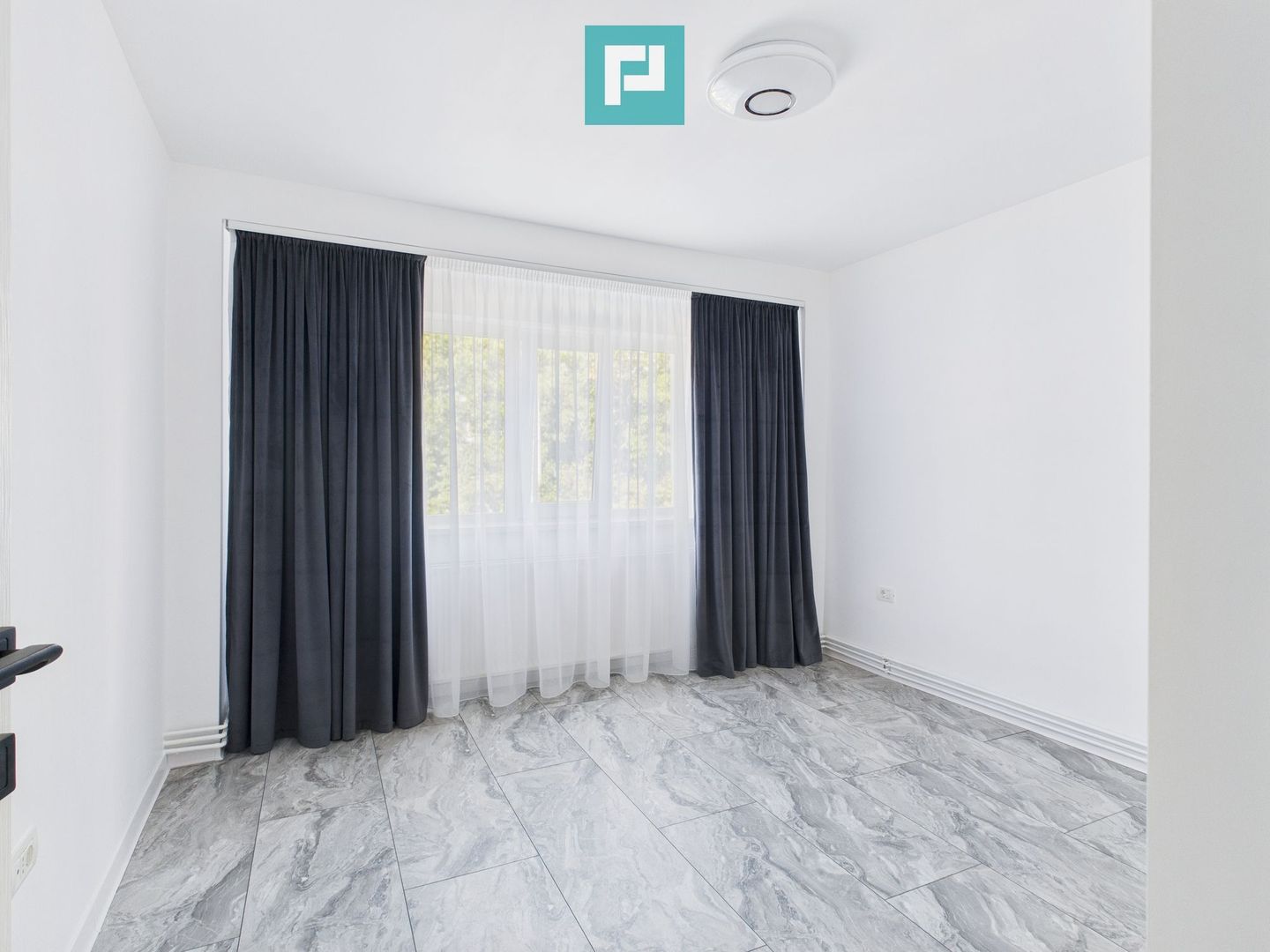 Apartament  2 camere renovat modern zona Torontal - Poză 7