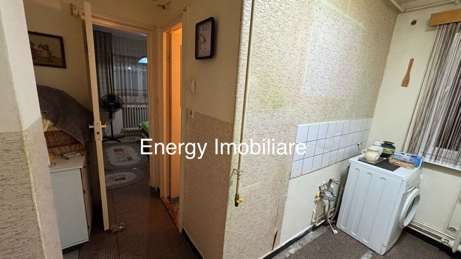 Apartament cu 3 camere, zona Dâmbul Pietros - Poză 5