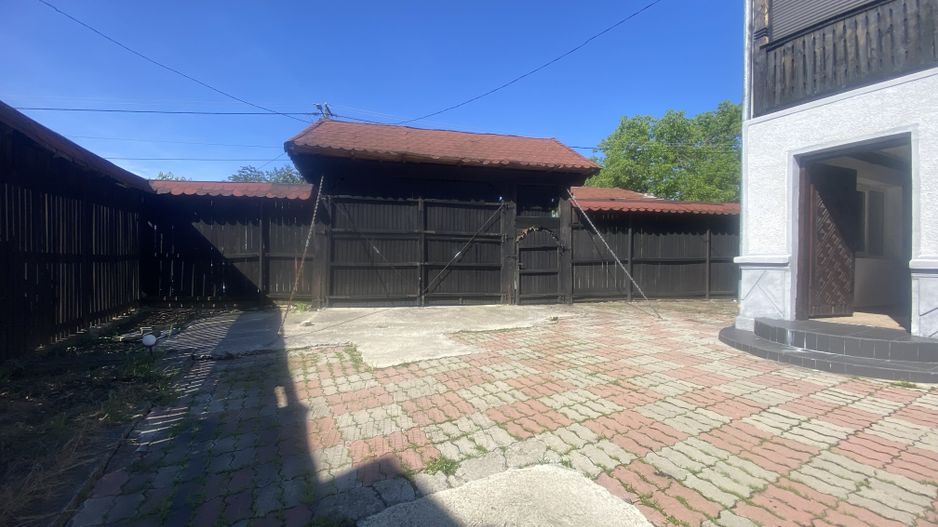 Vanzare casă P+1E cu garaj, beci și 653 mp teren-Valea Voievozilor - Poză 3