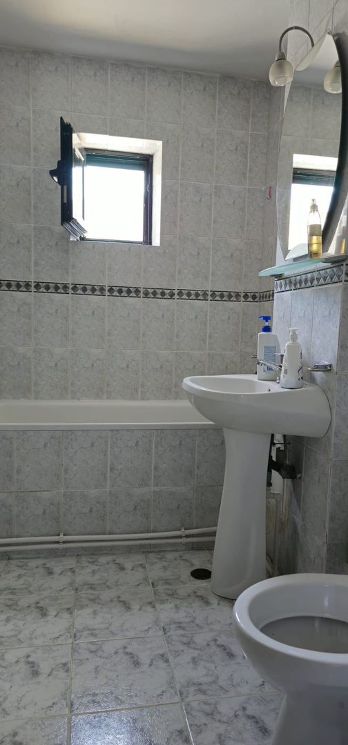 De inchiriat apartament spatios, zona Garii, et. 3, 490 euro negociabil - Poză 6
