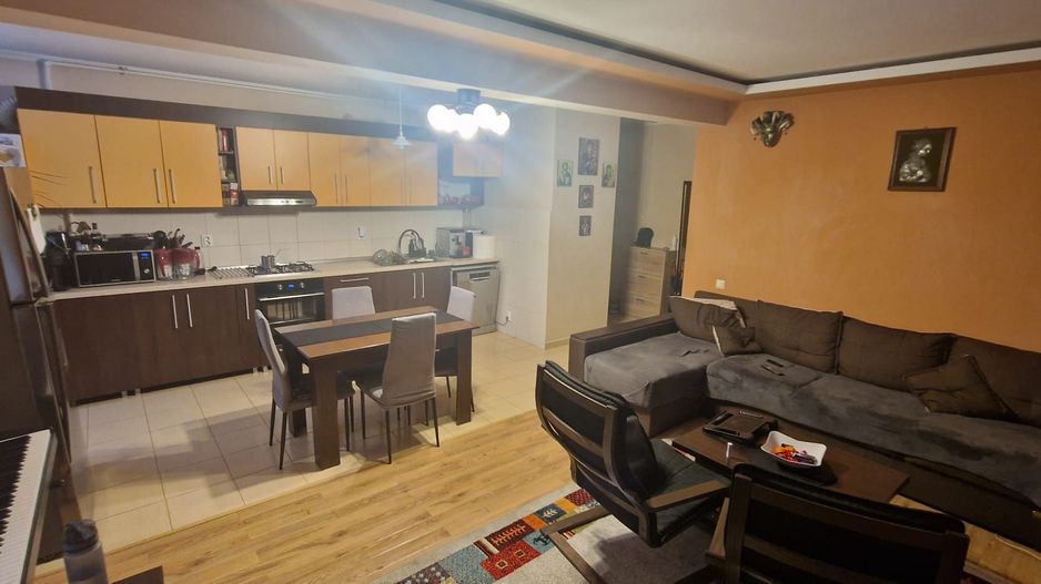 Apartament de vânzare cu 3 camere zona Stadion - Poză 1