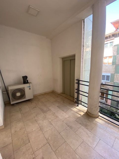 Spatiu de birou zona centrală - Poză 21