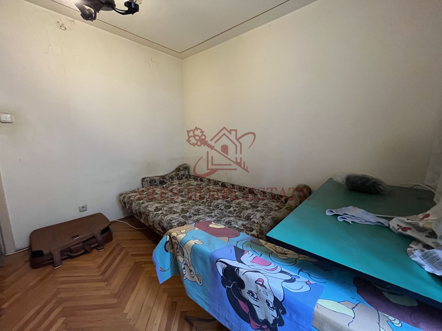 Etaj 1, 3 camere, spatios, 2 băi, centrală proprie – zonă excelentă - Poză 9